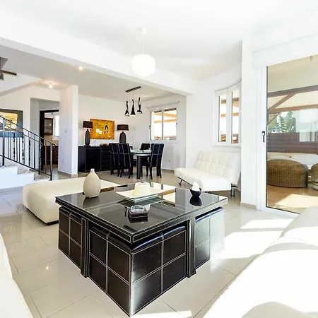 Villa La #1